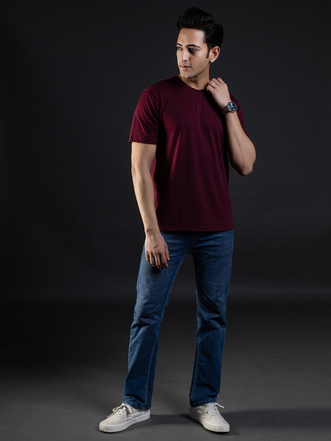 Maroon T Shirt Outfit White Jeans Maroon T Shirt Outfit Mens